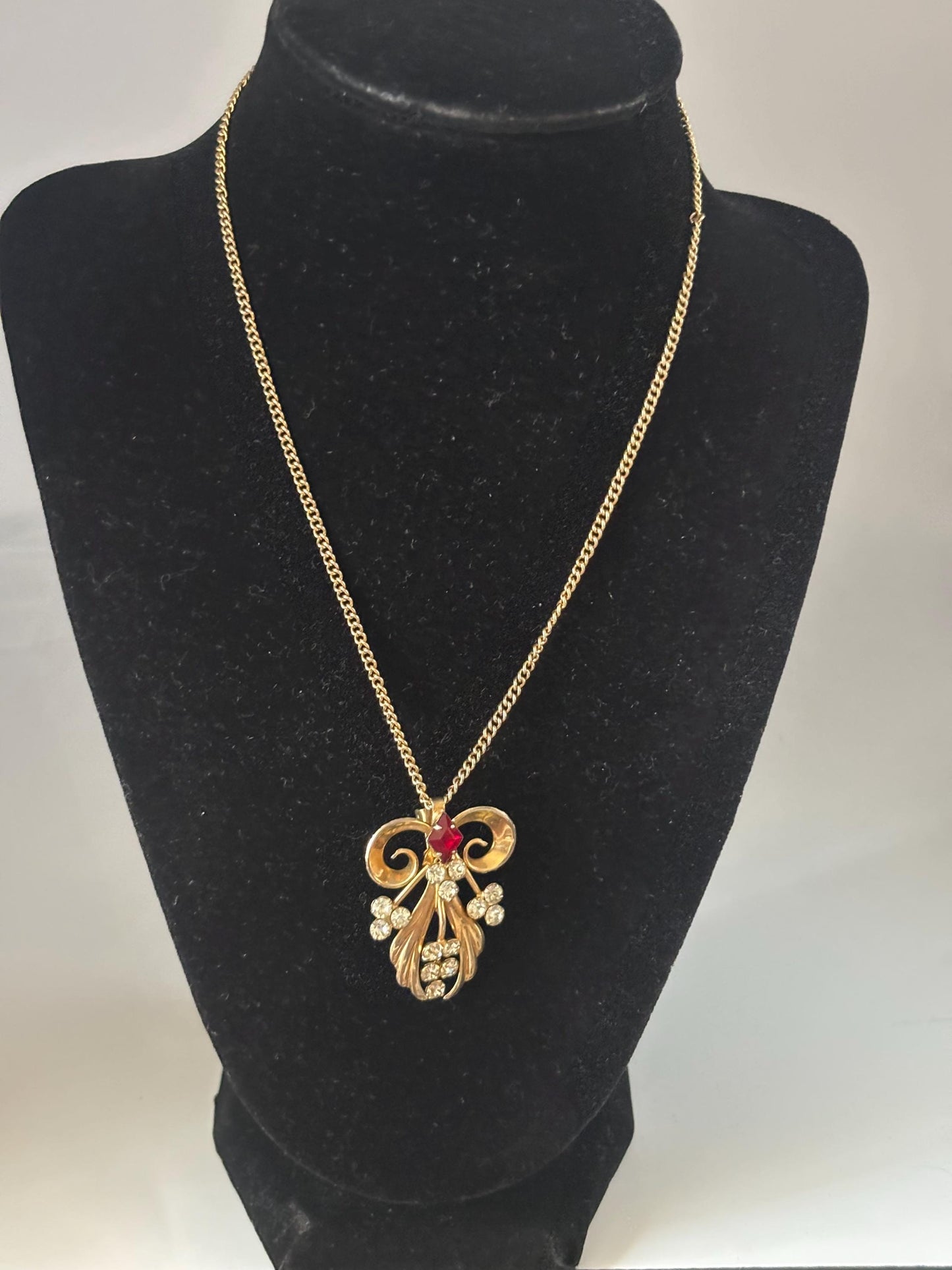Vintage Gold Flor de Lisle Necklace with Rhinestones Lover Antiques and Vintage