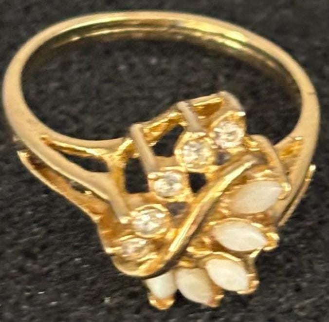 Vintage Opal & Crystal Gold Ring Elegant Jewelry Gifts Lover Antiques and Vintage