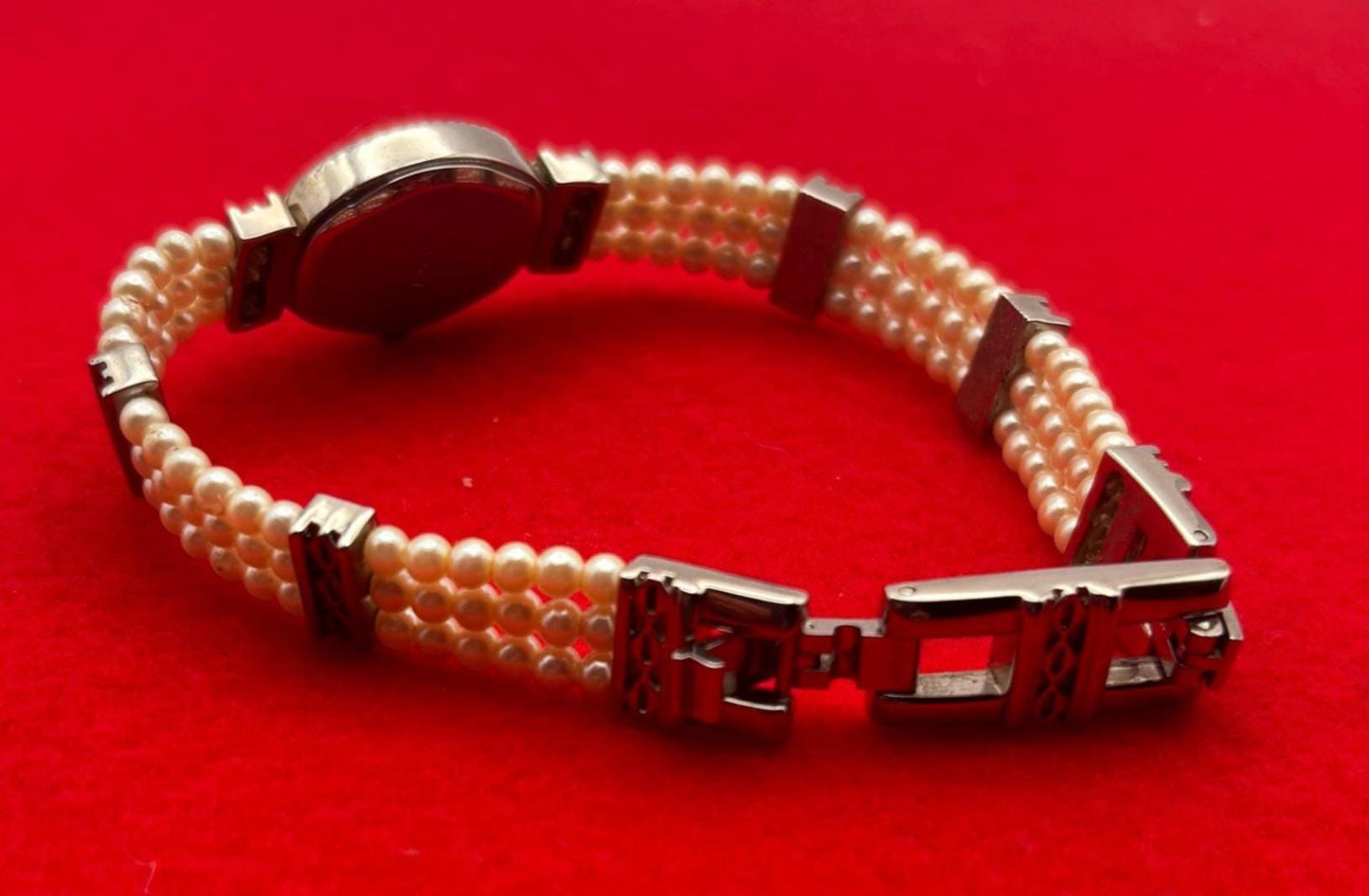 Vintage Avon Watch Women's Pearl Quartz Lover Antiques and Vintage