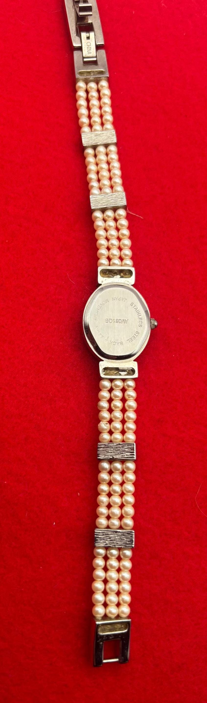 Vintage Avon Watch Women's Pearl Quartz Lover Antiques and Vintage
