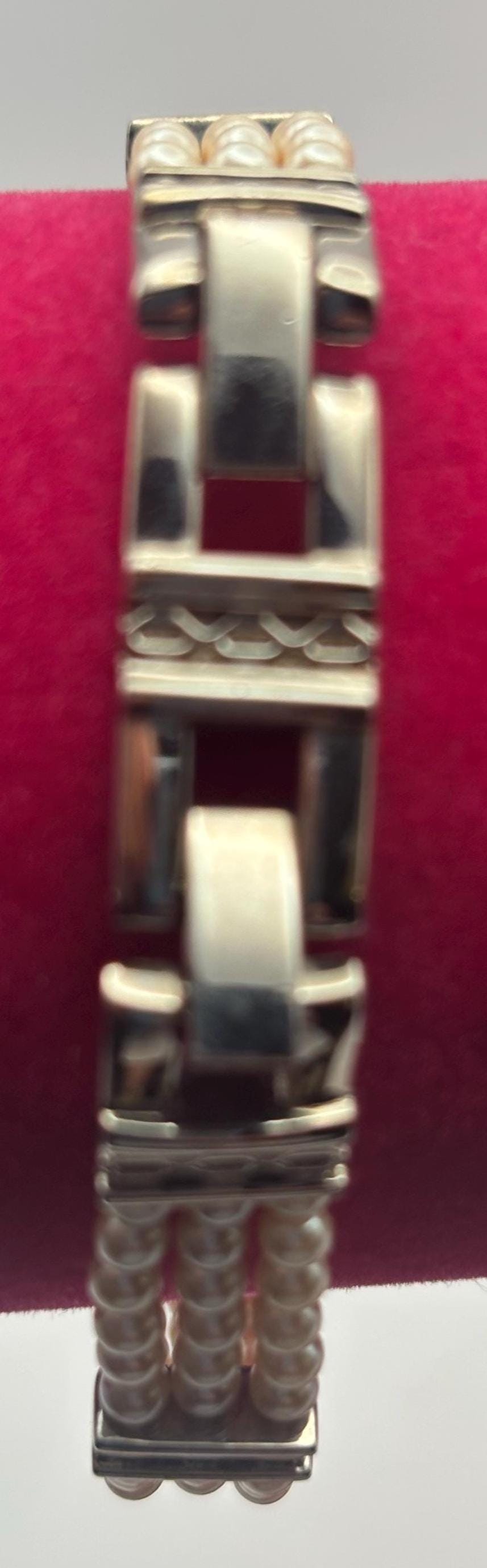 Vintage Avon Watch Women's Pearl Quartz Lover Antiques and Vintage