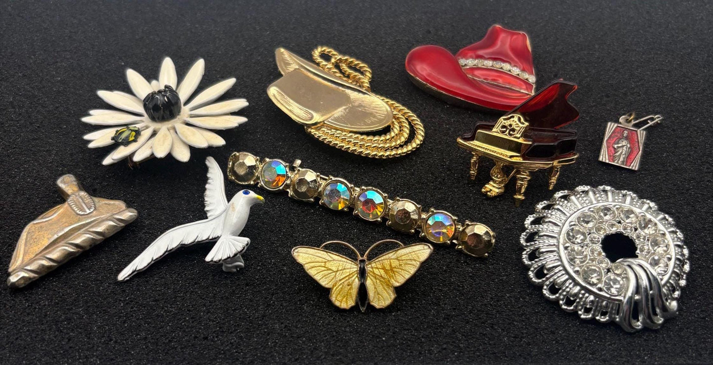 Vintage Pin Collection Variety Brooch Jewelry Lot Lover Antiques and Vintage
