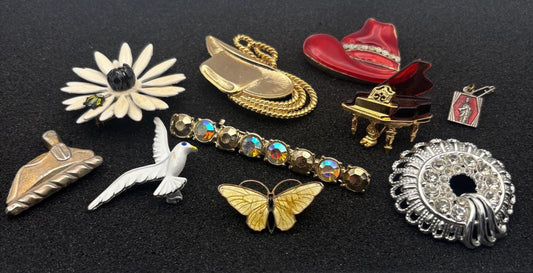 Vintage Pin Collection Variety Brooch Jewelry Lot Lover Antiques and Vintage
