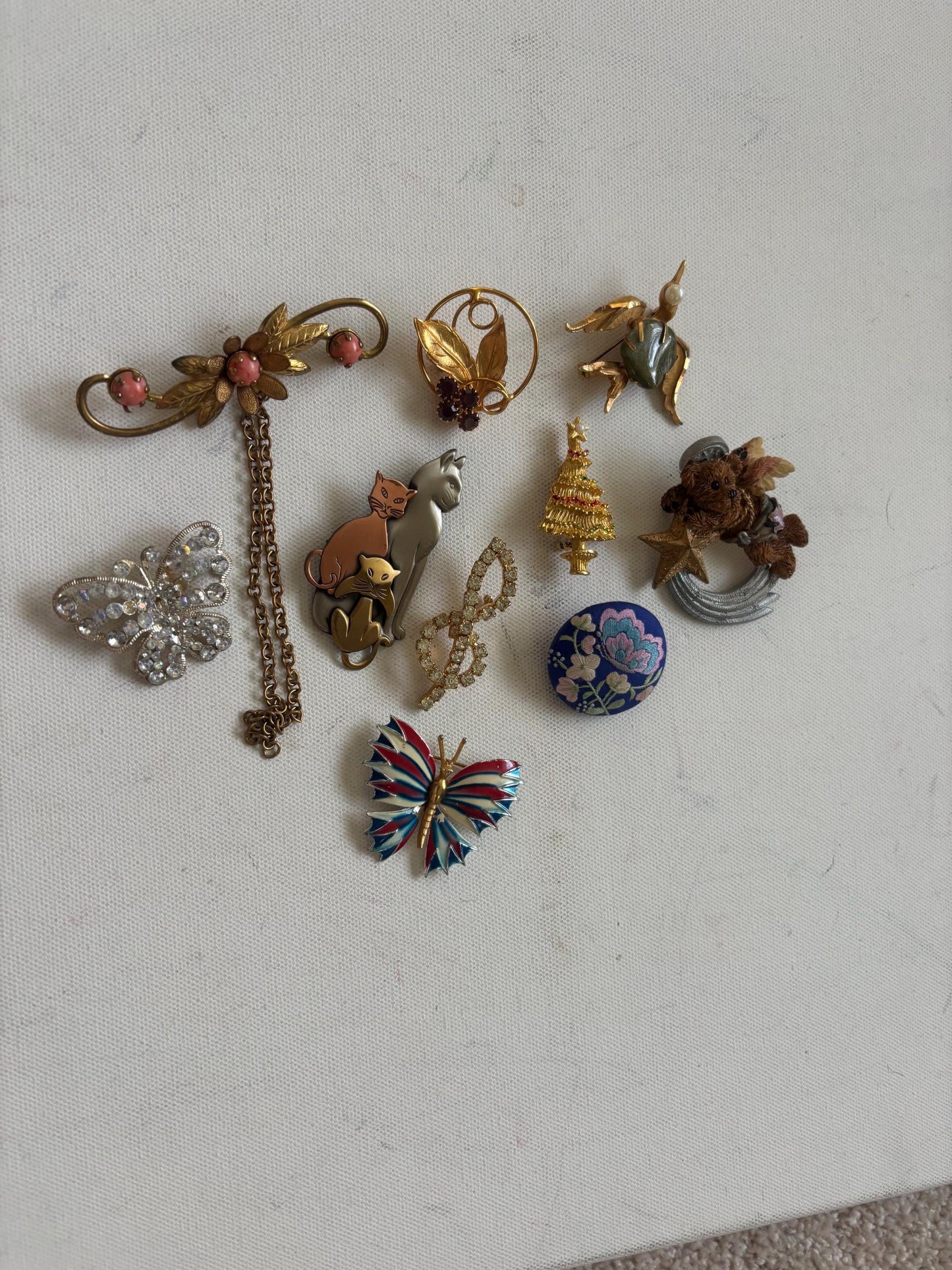 Vintage Pin Collection Variety Brooch Jewelry Lot Lover Antiques and Vintage