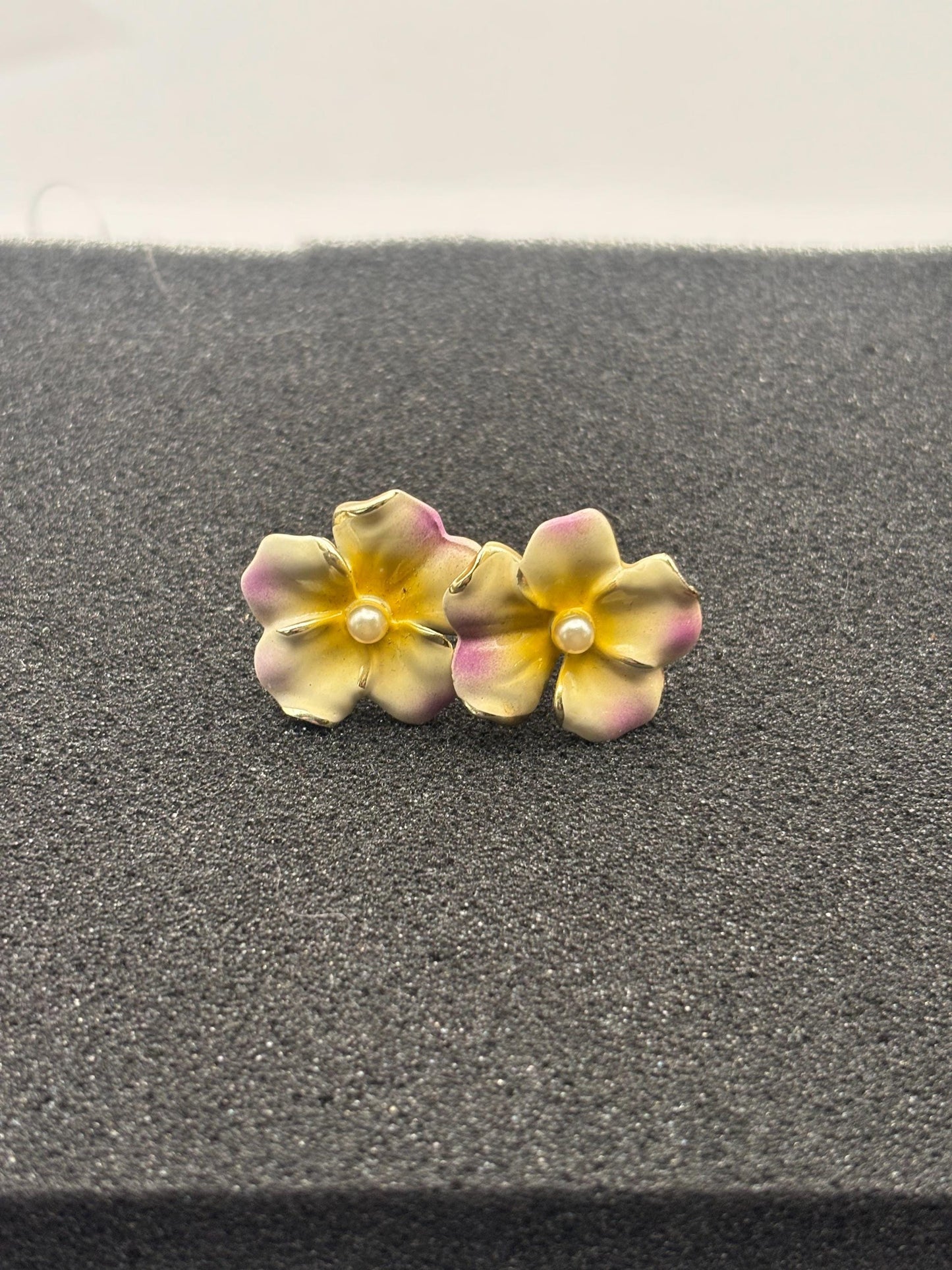 Vintage Pansies Hand Painted Porcelain Flower Earrings Lover Antiques and Vintage