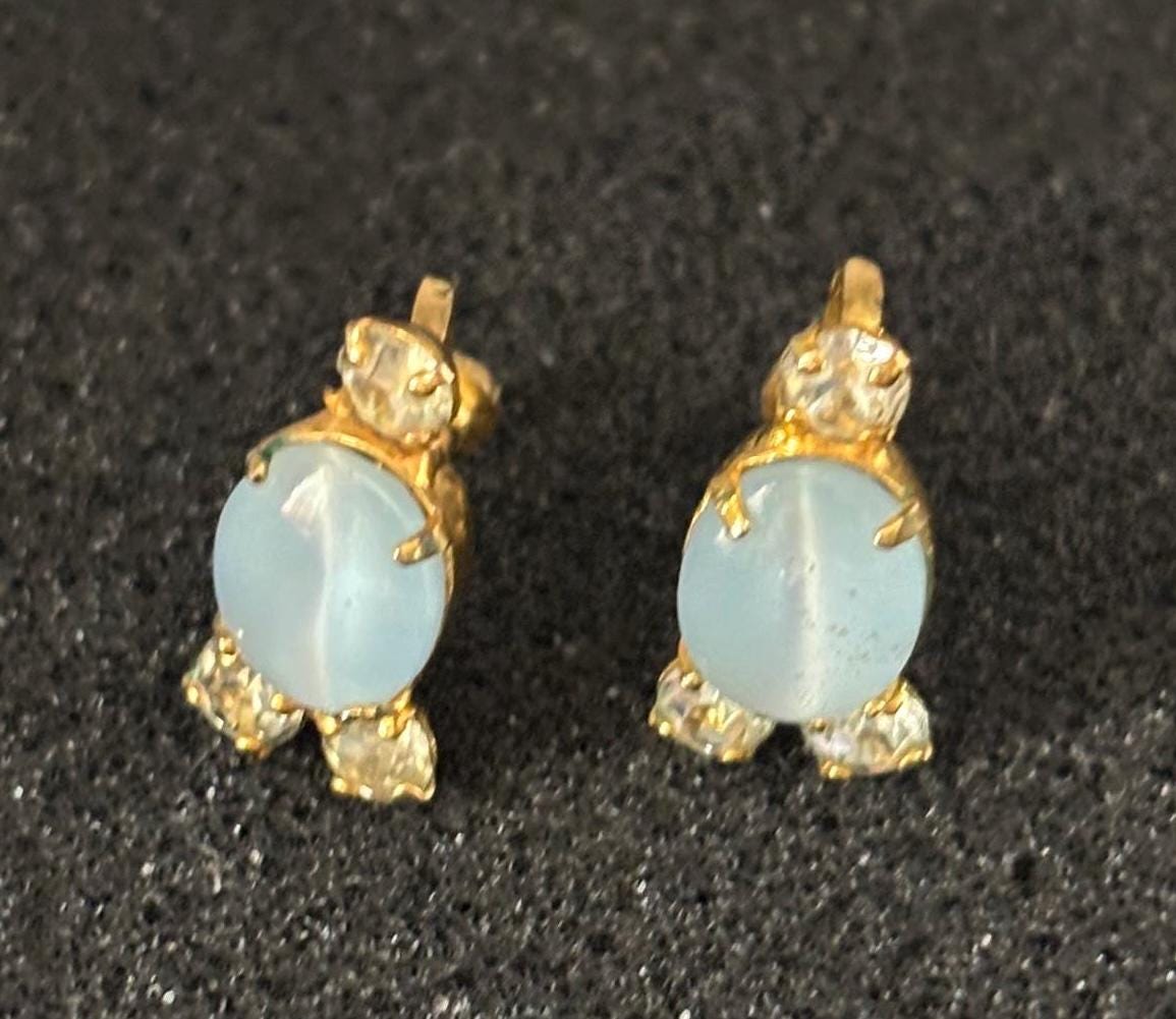 Vintage Green & Gold Stone Earrings Lover Antiques and Vintage