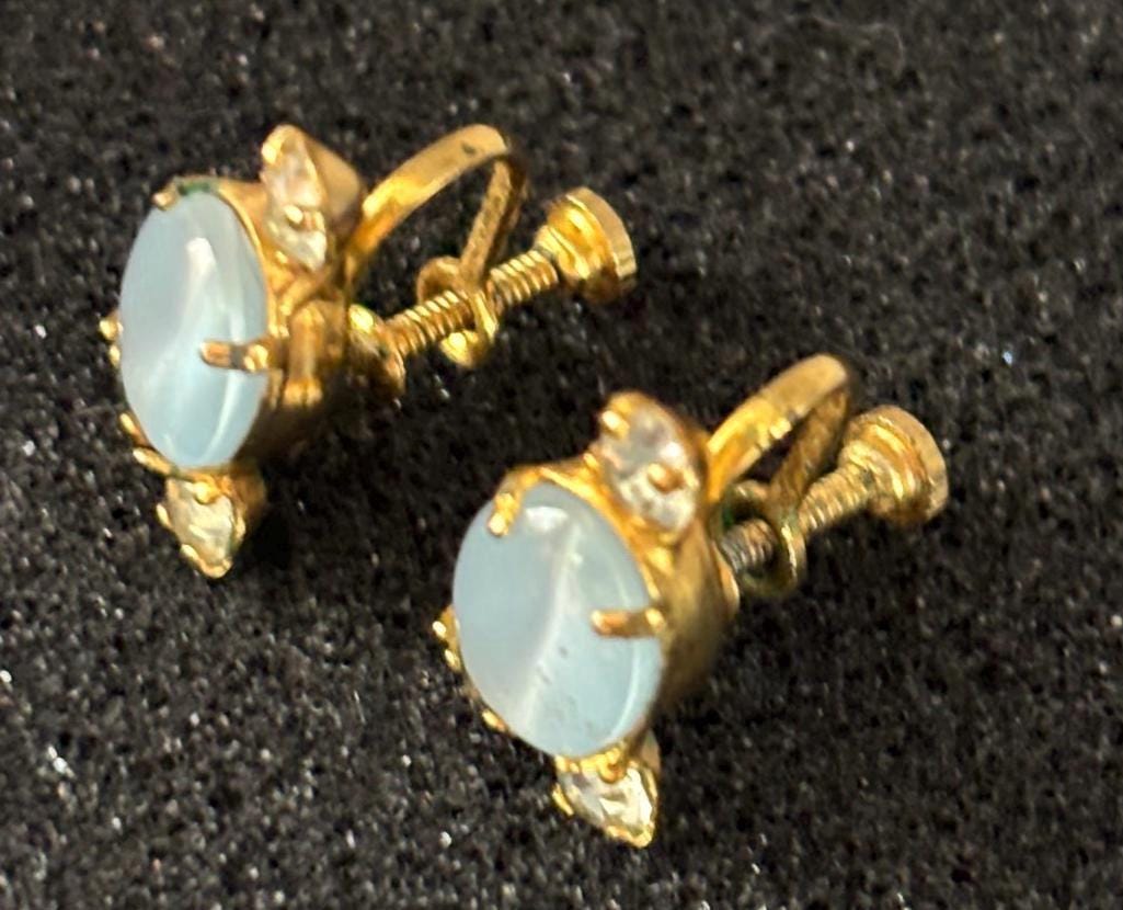 Vintage Green & Gold Stone Earrings Lover Antiques and Vintage