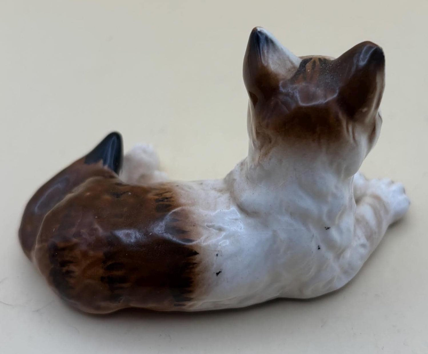 Vintage Cat Figurine Made in Hong Kong Cat Statue Curio Cats Collection Lover Antiques and Vintage
