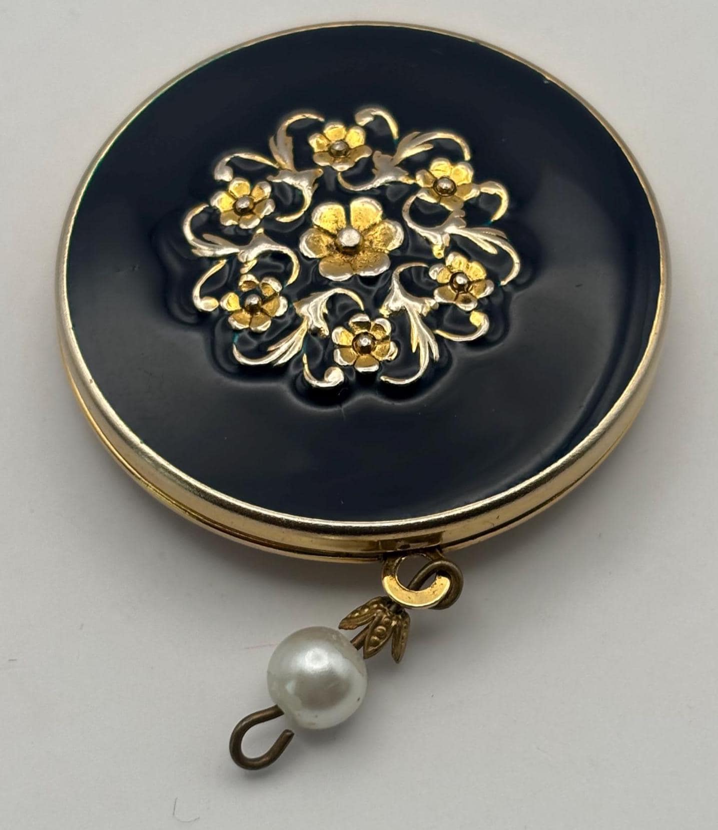 Vintage Black & Gold Bid Style Necklace Lover Antiques and Vintage