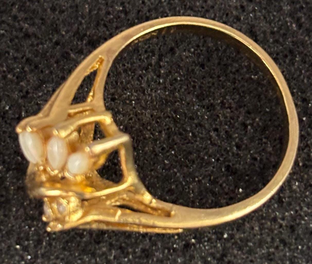 Vintage Opal & Crystal Gold Ring Elegant Jewelry Gifts Lover Antiques and Vintage