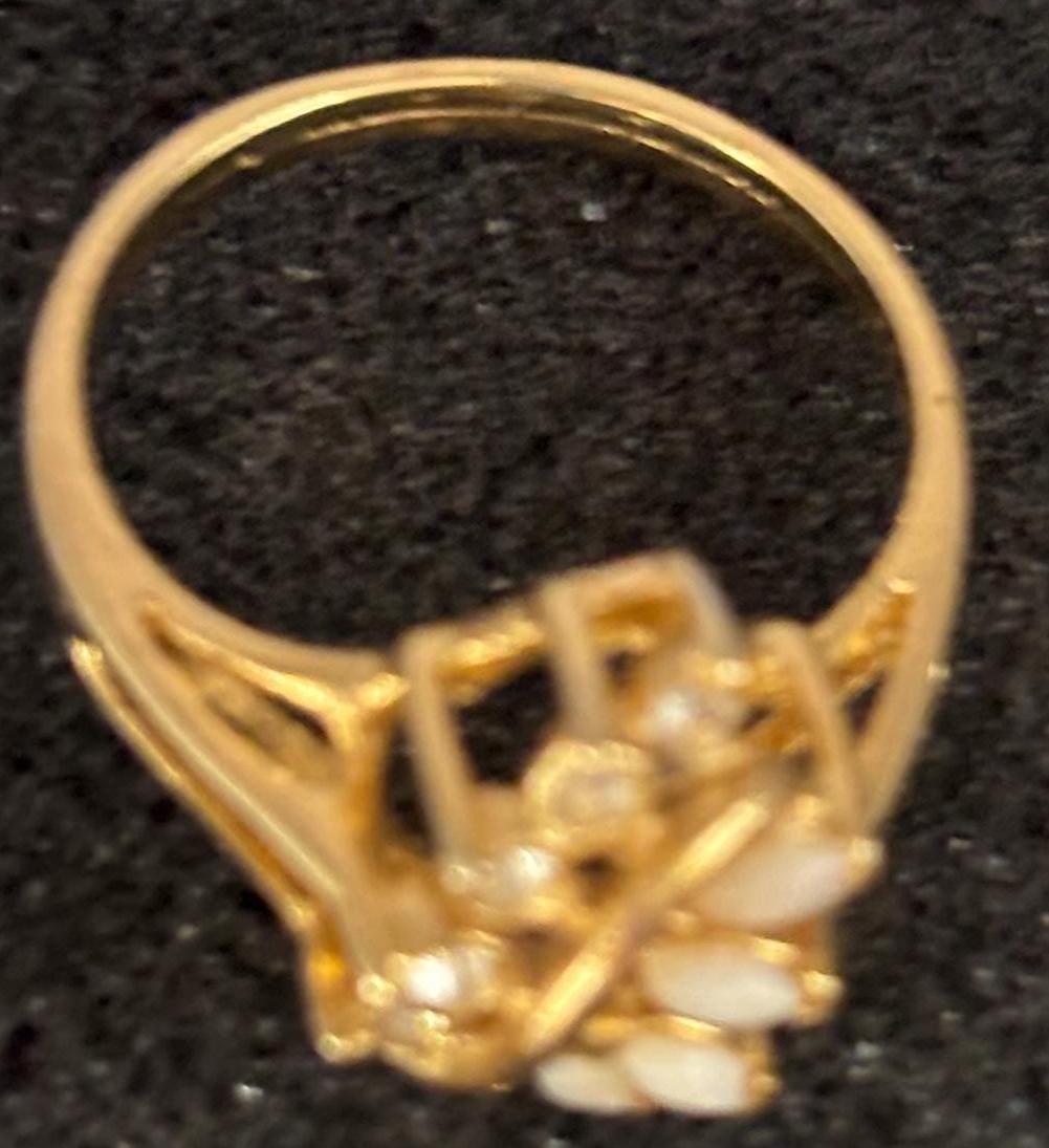 Vintage Opal & Crystal Gold Ring Elegant Jewelry Gifts Lover Antiques and Vintage