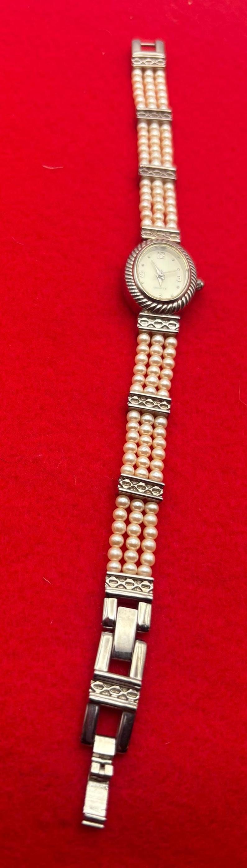 Vintage Avon Watch Women's Pearl Quartz Lover Antiques and Vintage