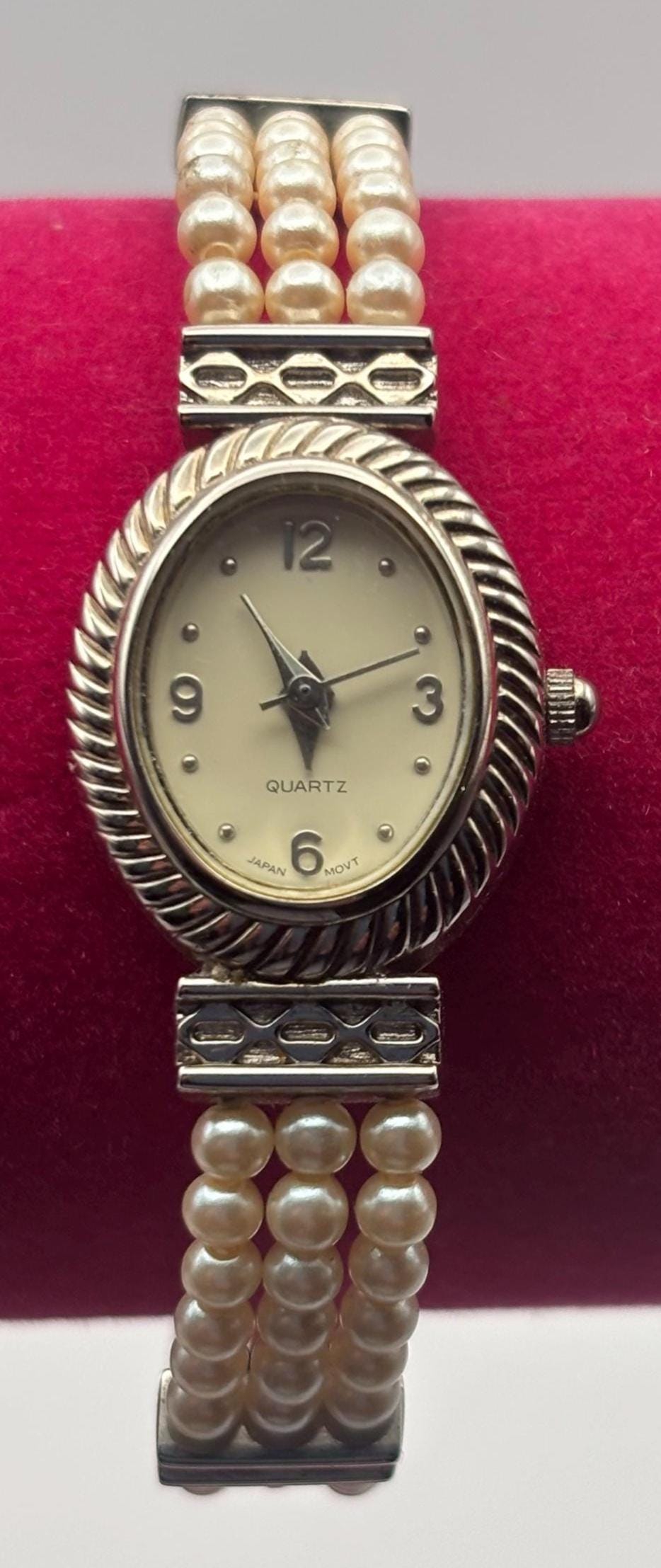 Vintage Avon Watch Women's Pearl Quartz Lover Antiques and Vintage