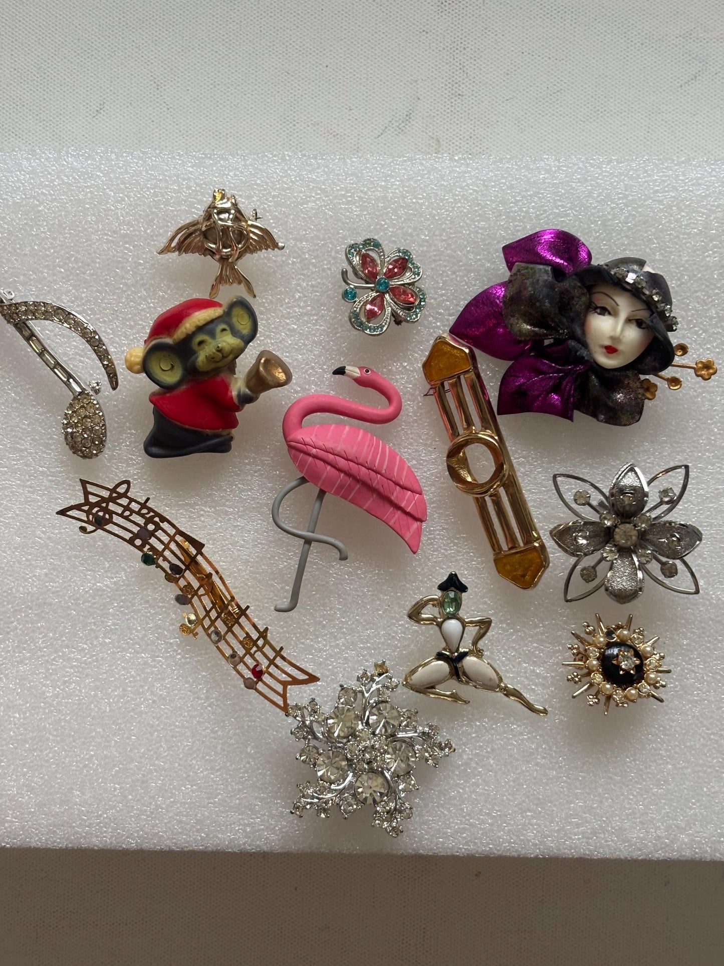 Vintage Pin Collection Variety Jewelry Lot Brooches Bulk Lover Antiques and Vintage