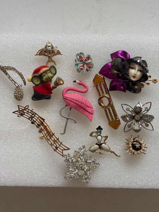 Vintage Pin Collection Variety Jewelry Lot Brooches Bulk Lover Antiques and Vintage