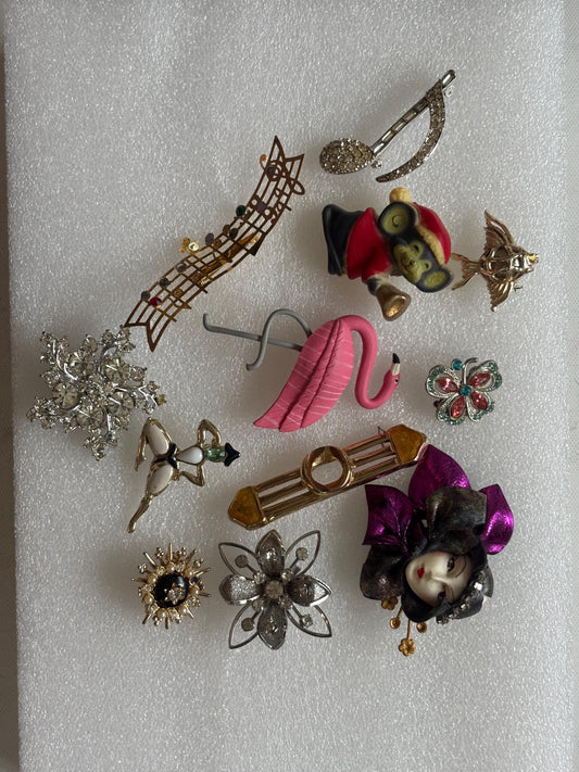 Vintage Pin Collection Variety Jewelry Lot Brooches Bulk Lover Antiques and Vintage