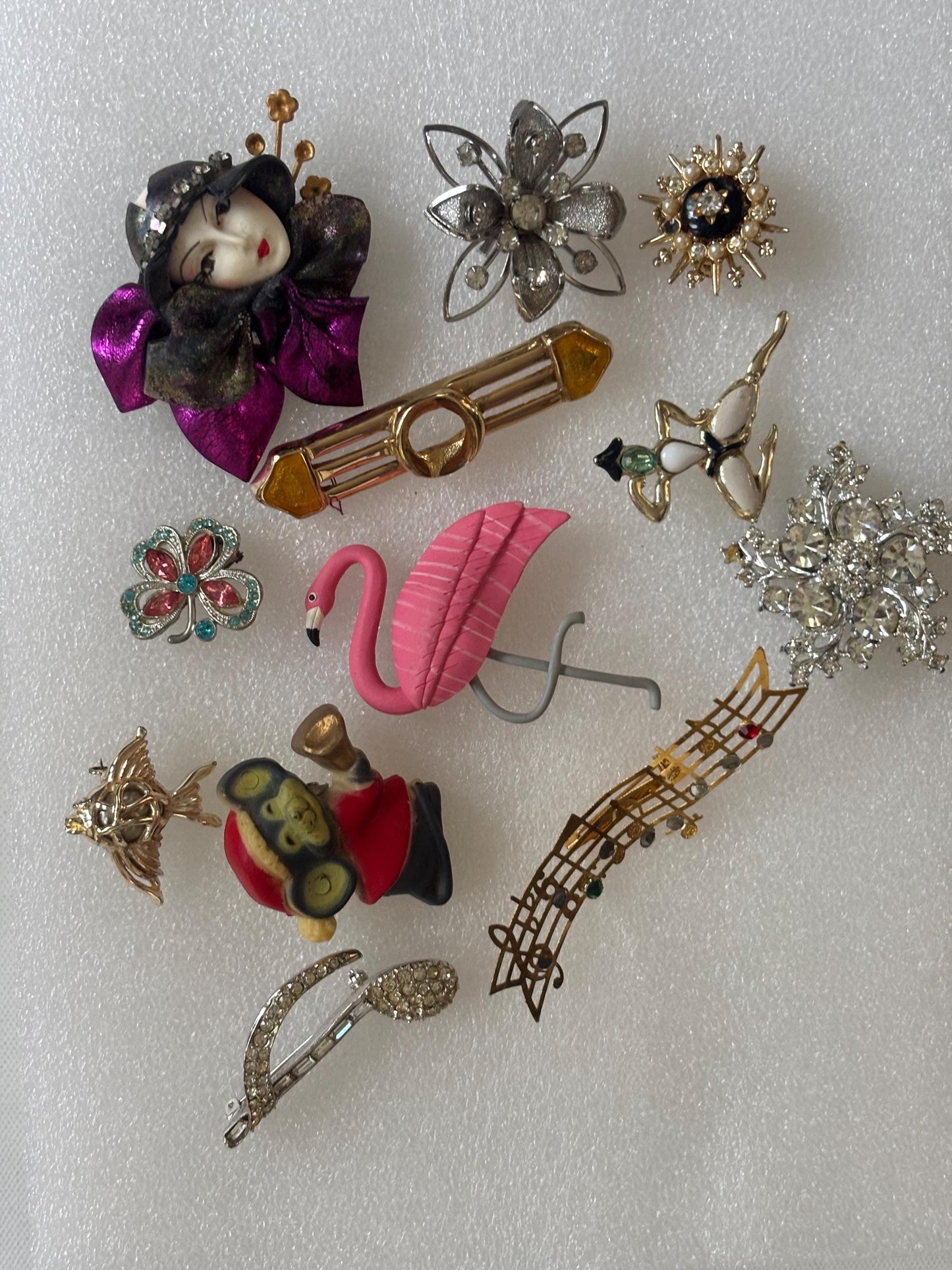Vintage Pin Collection Variety Jewelry Lot Brooches Bulk Lover Antiques and Vintage