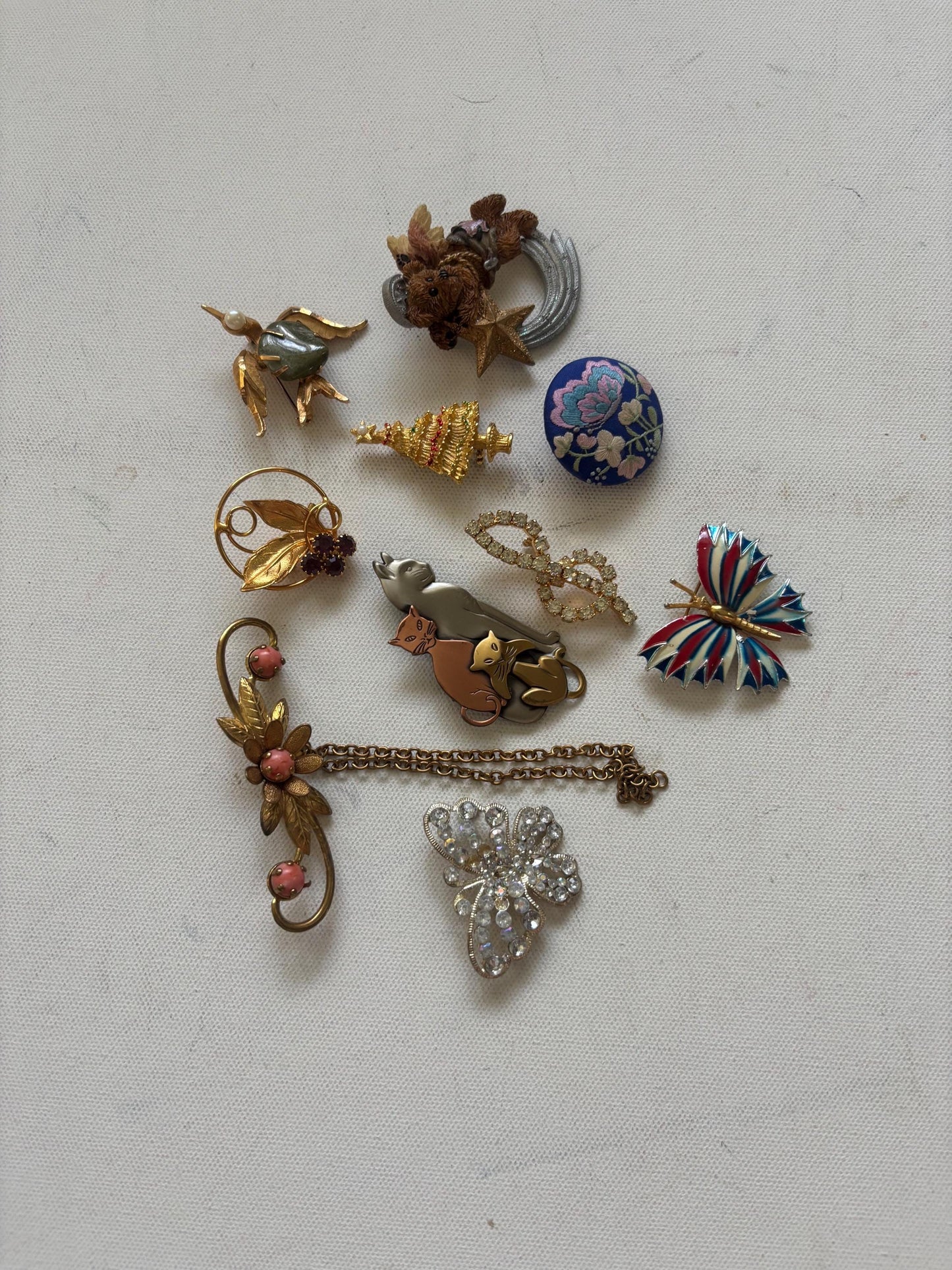 Vintage Pin Collection Variety Brooch Jewelry Lot Lover Antiques and Vintage