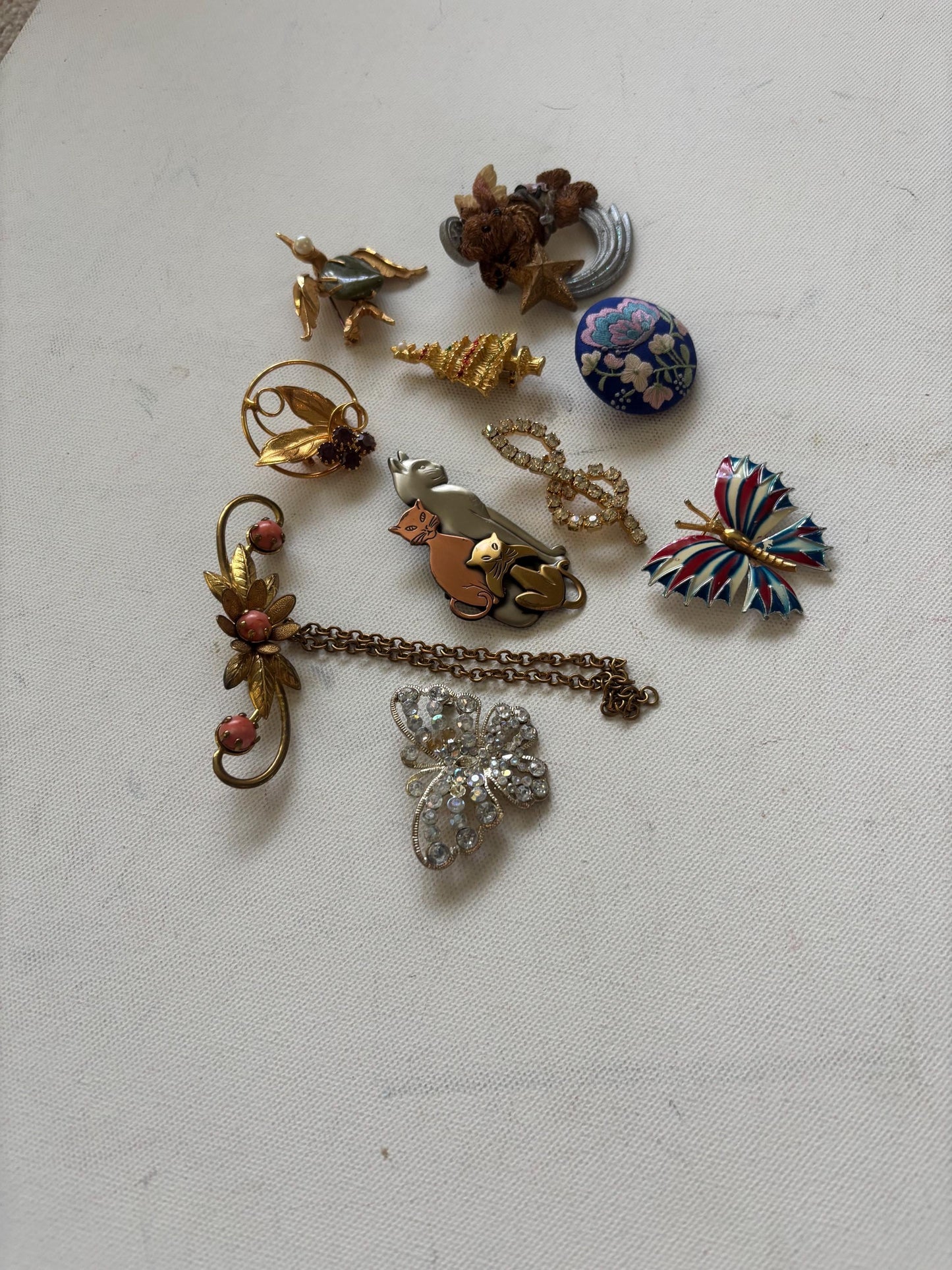 Vintage Pin Collection Variety Brooch Jewelry Lot Lover Antiques and Vintage