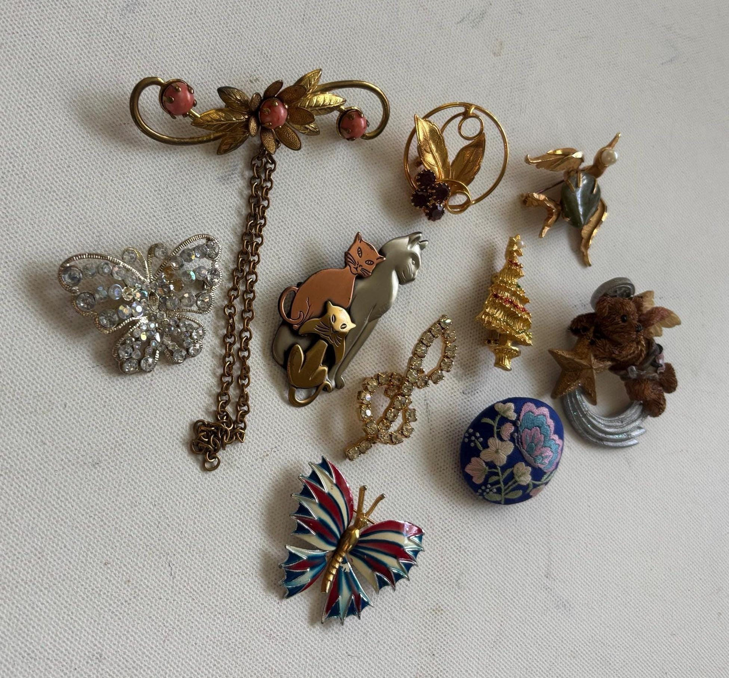Vintage Pin Collection Variety Brooch Jewelry Lot Lover Antiques and Vintage