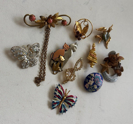 Vintage Pin Collection Variety Brooch Jewelry Lot Lover Antiques and Vintage