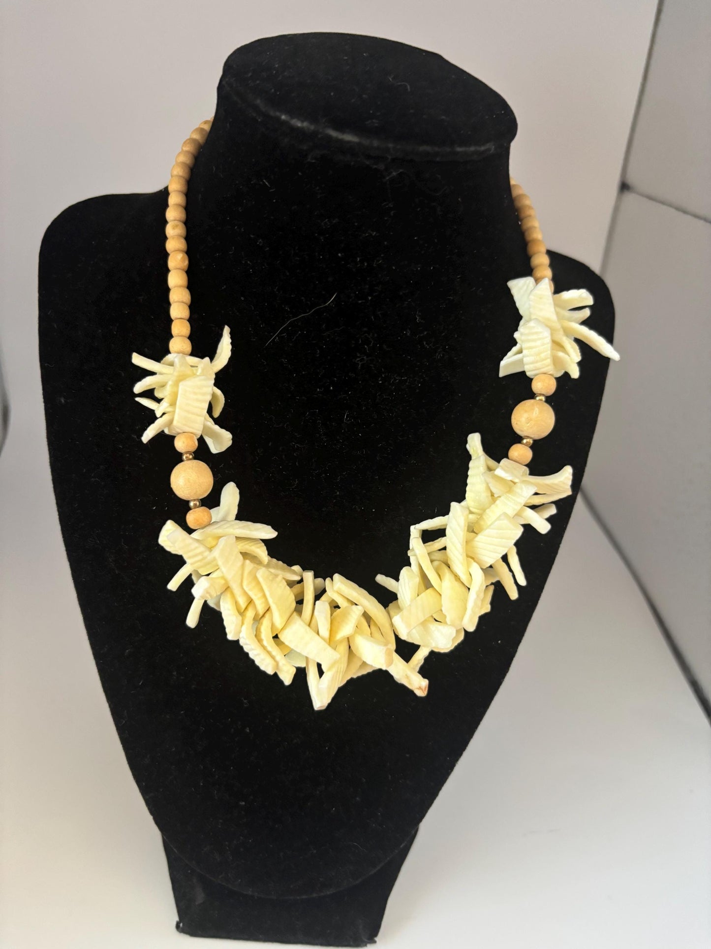 Vintage Hand Carved Bone Beaded Necklace Graduated Beads Lover Antiques and Vintage