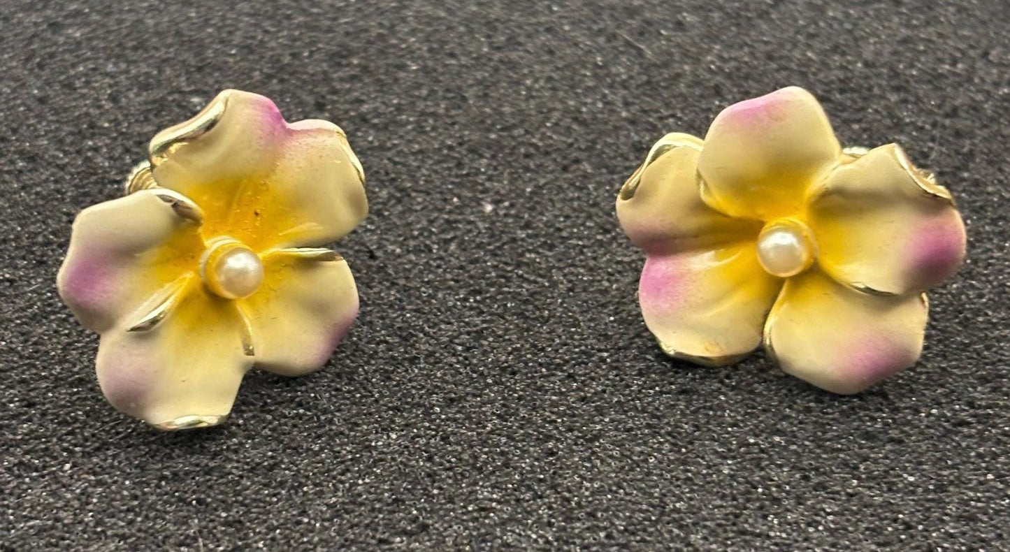 Vintage Pansies Hand Painted Porcelain Flower Earrings Lover Antiques and Vintage