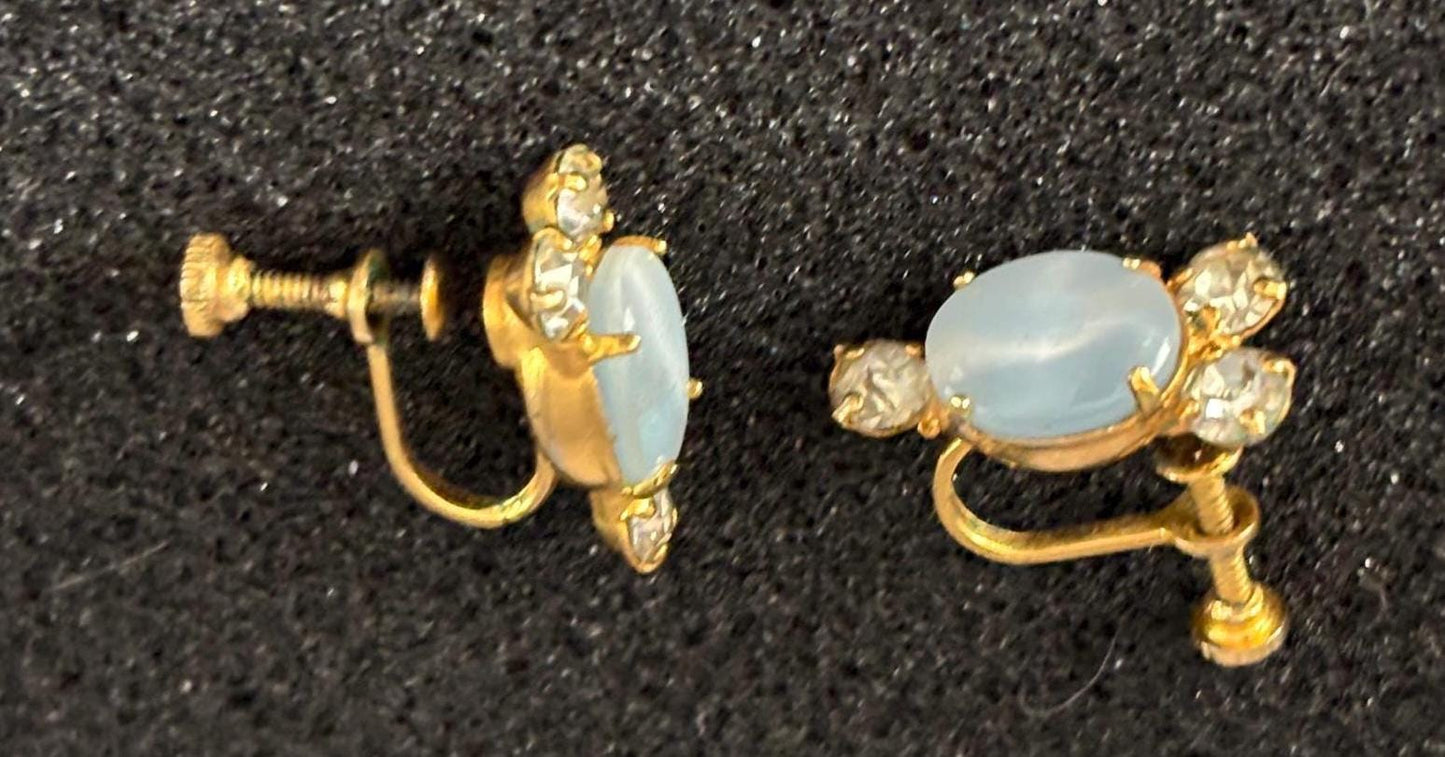 Vintage Green & Gold Stone Earrings Lover Antiques and Vintage