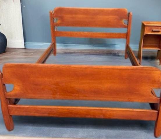 2 Cushman Colonial Creations Peter Schuyler Night Stands No. 4-159 Rustic Home Decor Lover Antiques and Vintage