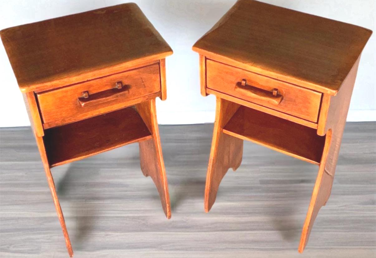 2 Cushman Colonial Creations Peter Schuyler Night Stands No. 4-159 Rustic Home Decor Lover Antiques and Vintage
