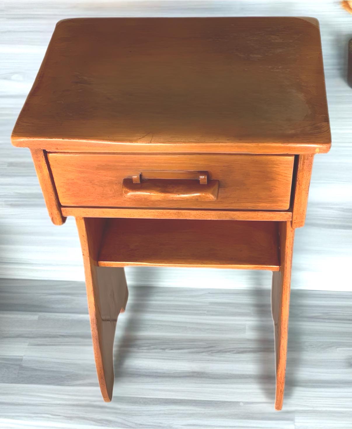 2 Cushman Colonial Creations Peter Schuyler Night Stands No. 4-159 Rustic Home Decor Lover Antiques and Vintage